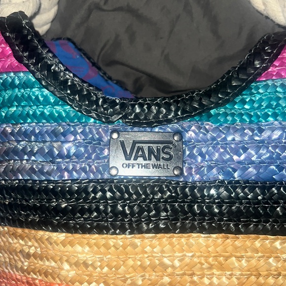 Vans handbag . Normal wear and tear. Perfect for fun in the sun! Colorful ! - Picture 6 of 6